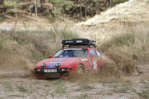 Ramón Franquesa padre y Ramón Franquesa hijo, al volante de un Porsche 924